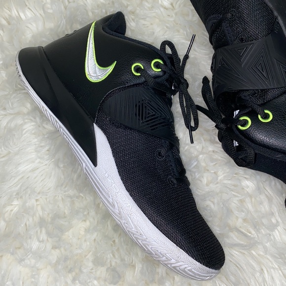 Nike Kyrie Flytrap 3 Basketball Sz 8 - Picture 3 of 14